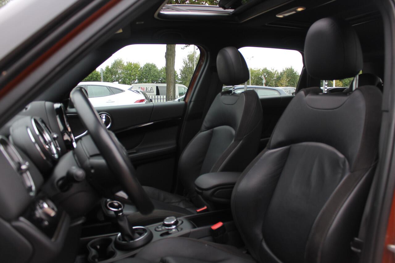 Mini COUNTRYMAN Mini 2.0 Cooper S E ALL4 Chili / Panoramadak / Camera / Head-up / Leder / Keyless / 19'' / Navi. Proff / Stoelverwarming / Cruise Control