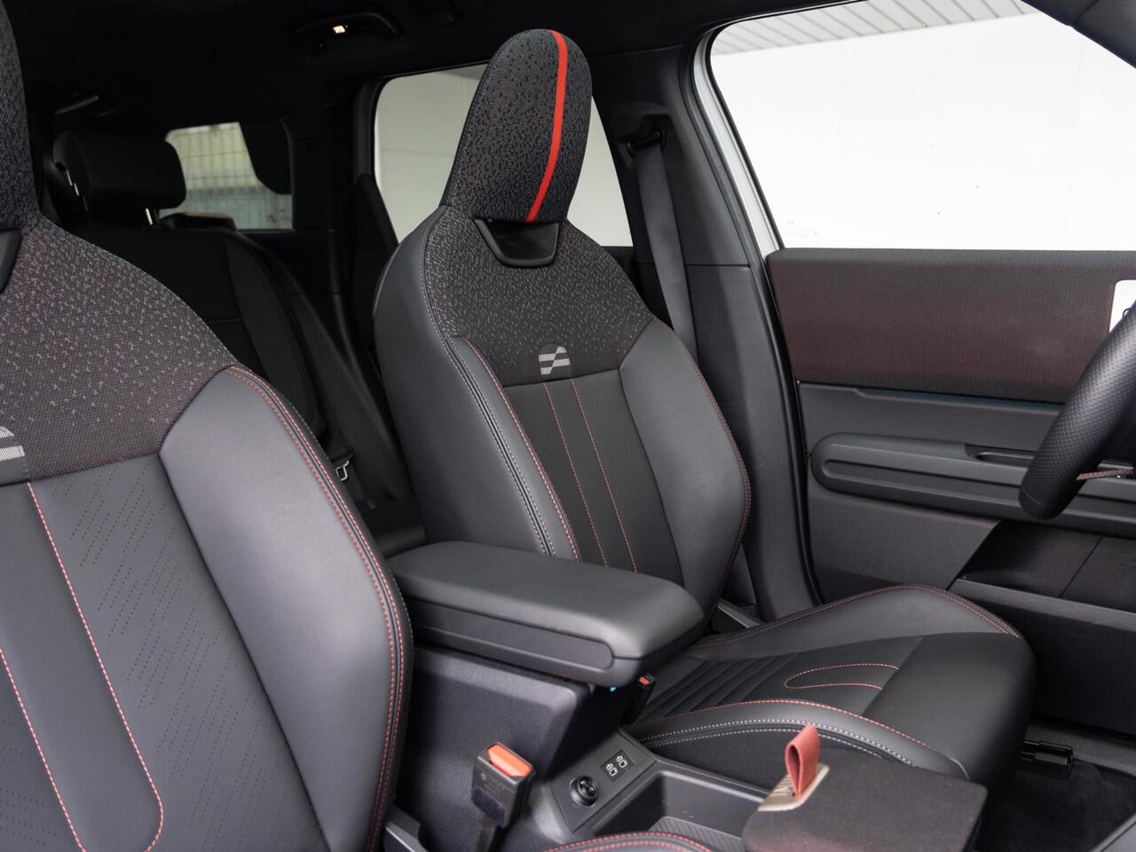 Mini COUNTRYMAN SE JCW + XL pakket + Trekhaak + Adaptieve Cruise + 360 camera