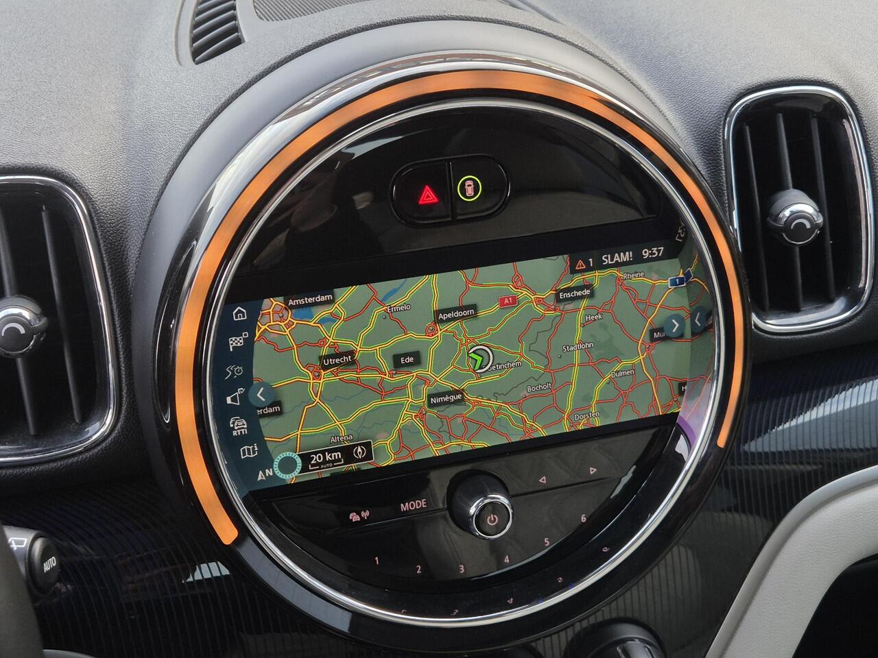 Mini COUNTRYMAN 1.5 Cooper S E ALL4 Yours PHEV / Dealer onderhouden / Leder / Schuifdak / Elektrische stoelen / Harman Kardon / Adaptieve CC / HUD / Achteruitrijcamera / Parkeer assistent / Apple Carplay Android /