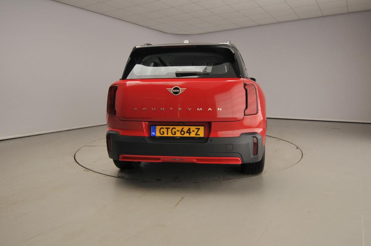 Mini COUNTRYMAN E Classic / Driving assist / LED / Park assist / Stoelverwarming / Alu wielen 18 inch