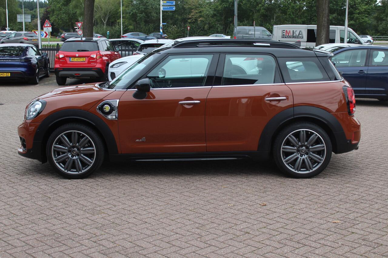 Mini COUNTRYMAN Mini 2.0 Cooper S E ALL4 Chili / Panoramadak / Camera / Head-up / Leder / Keyless / 19'' / Navi. Proff / Stoelverwarming / Cruise Control