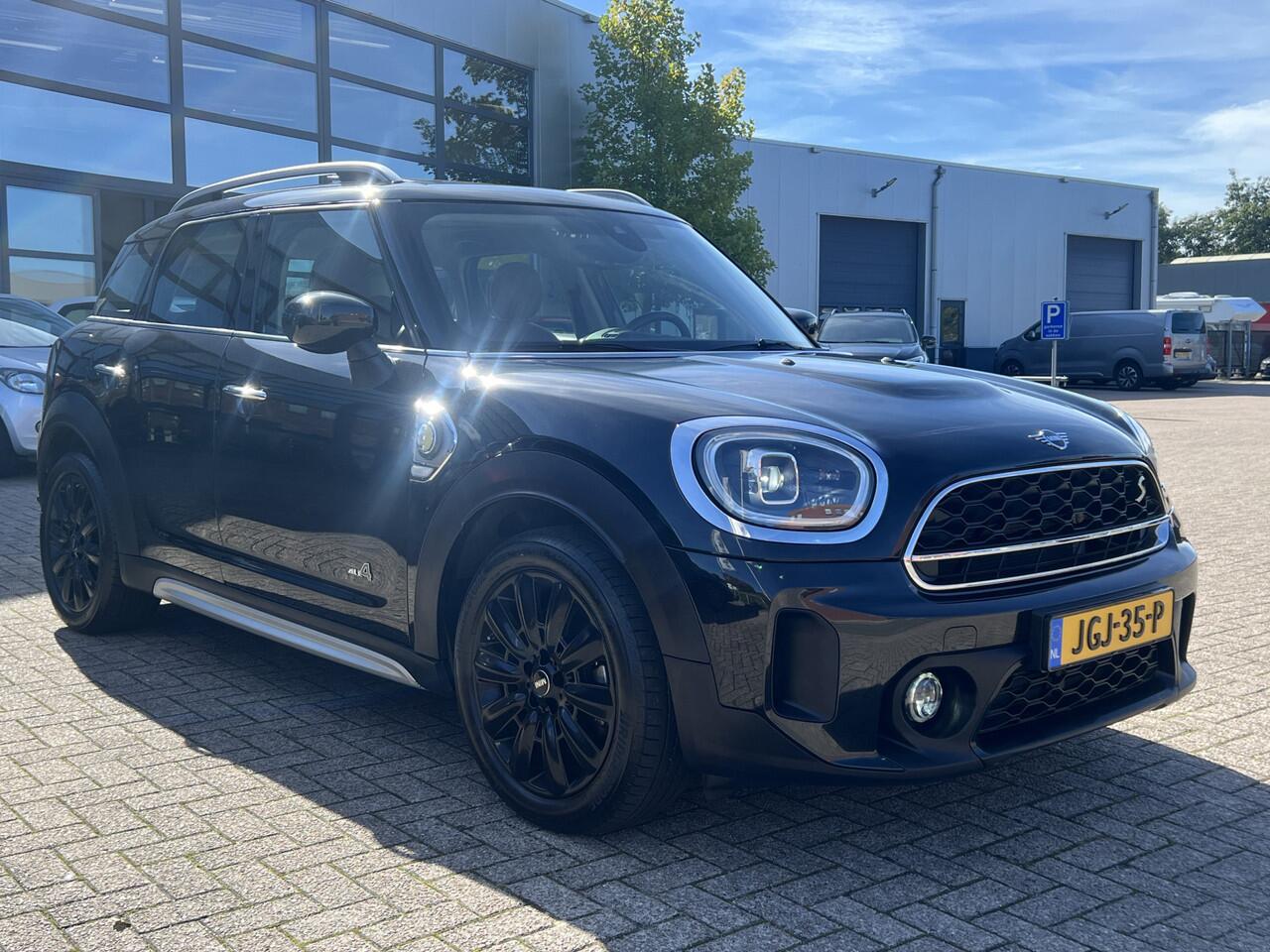 Mini COUNTRYMAN Mini 2.0 Cooper SE ALL4 Navigatie Panoramdak Sportstoelen Leder Stoel + Stuurverwarming Carplay Keyless Clima Camera Plug In Hybride