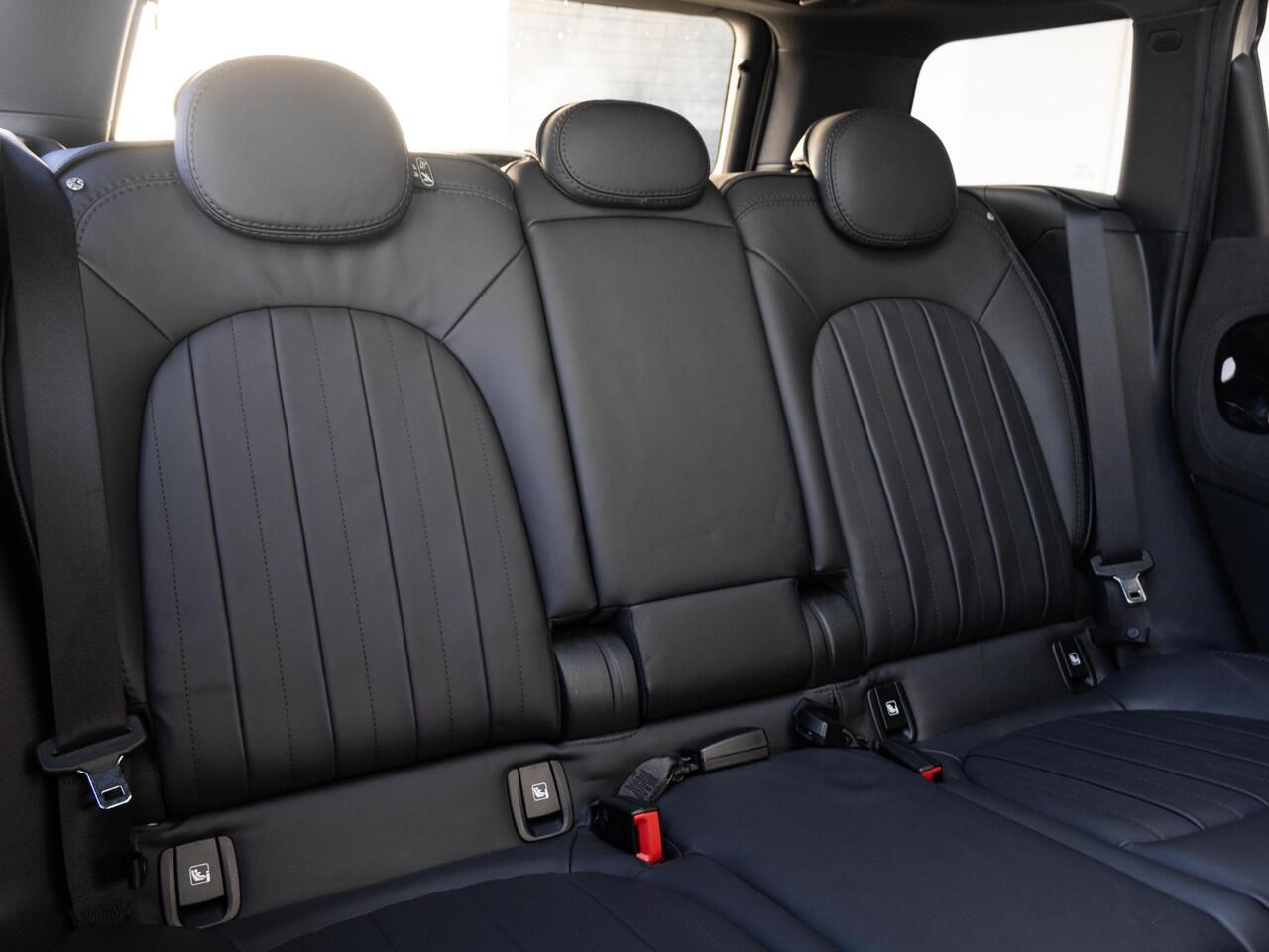 Mini COUNTRYMAN Cooper S E ALL4 John Cooper Works + Glazen panoramadak + Achteruitrijcamera + Comfort Access + Harman-Kardon