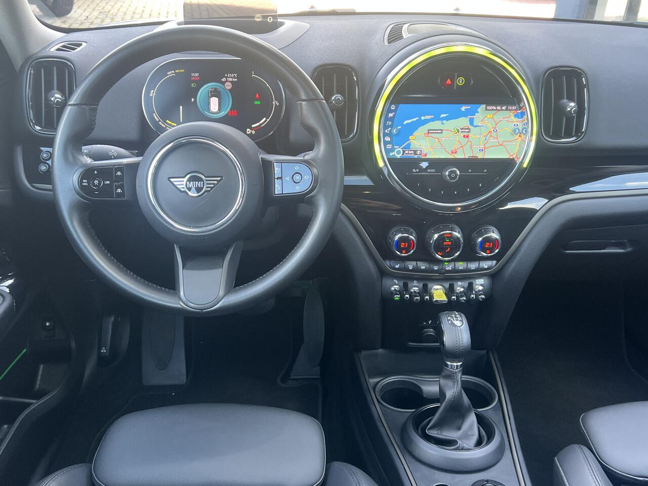 Mini COUNTRYMAN Mini 2.0 Cooper SE ALL4 Navi Prof Panoramadak Elek Sportstoelen Leer Keyless Carplay Stoelverwarming Harman Kardon ACC Camera Head-UP Adaptieve Led 18 Inch Plug In Hybride