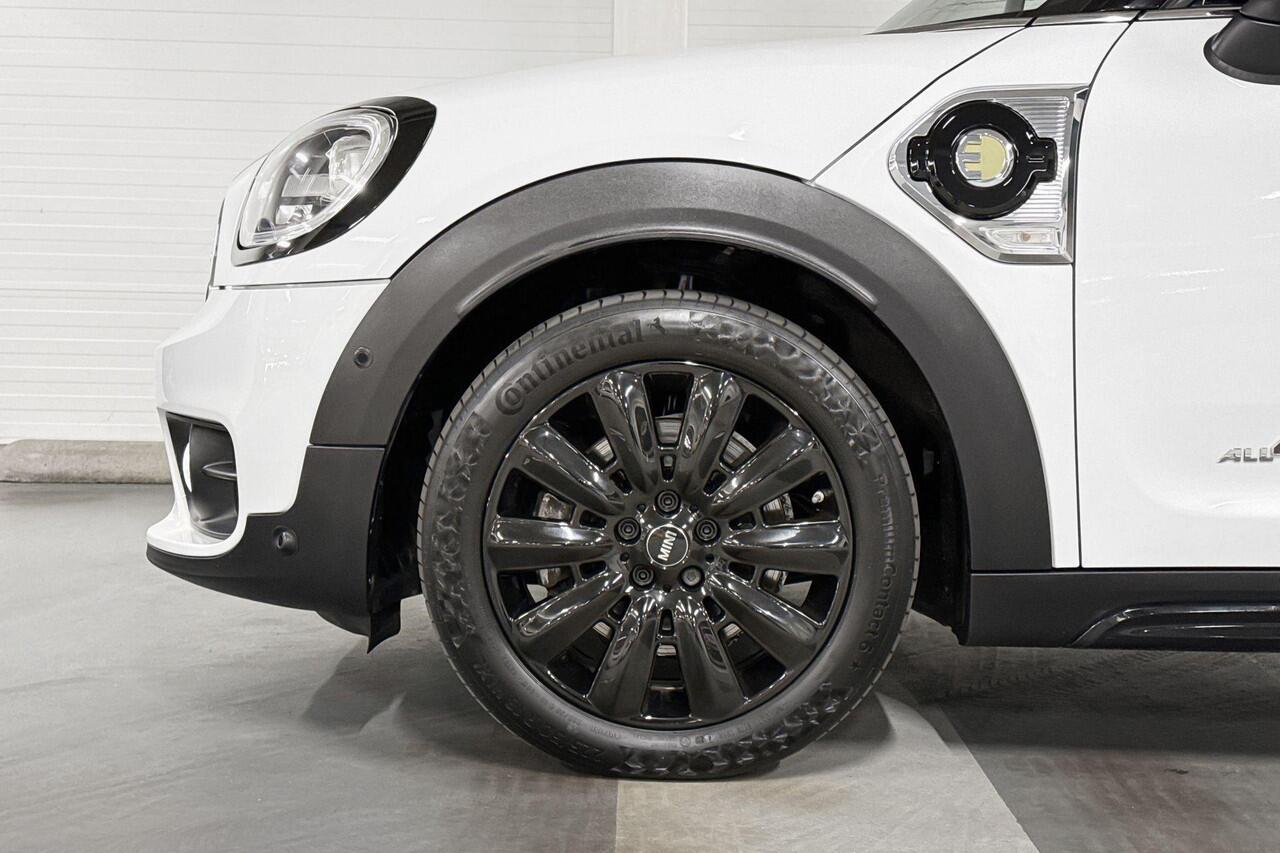 Mini COUNTRYMAN SE All4 | Panoramadak |18"Pin Spoke zwart | Achteruitrijcamera | Parkeersensoren | Apple CarPlay | Selections