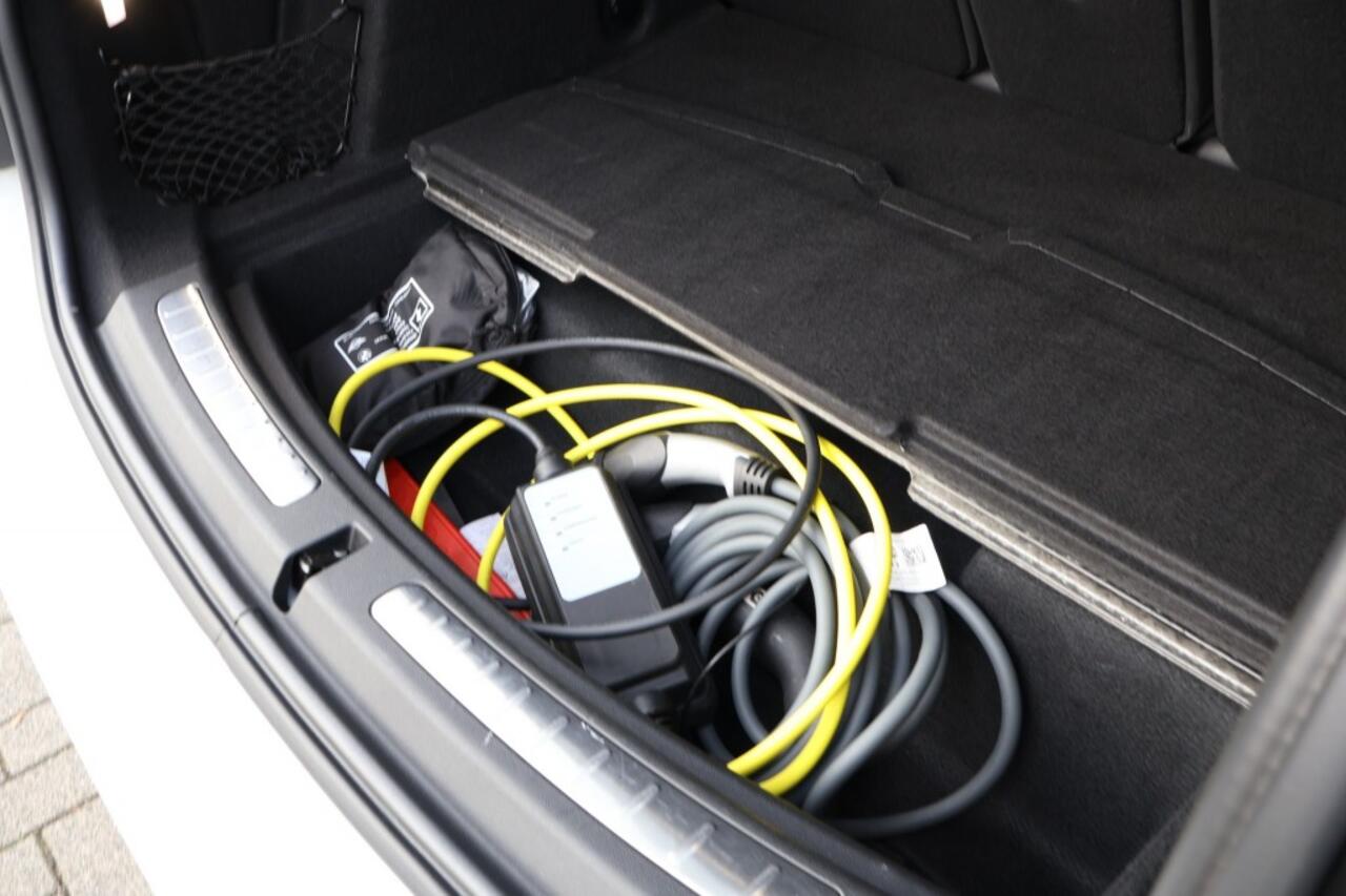 Mini COUNTRYMAN 1.5 Cooper S E ALL4 Chili / Plug In Hybrid / Leder