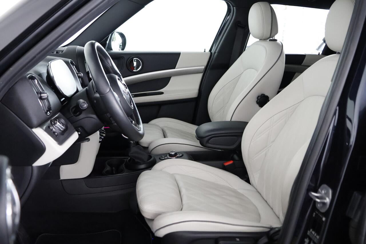 Mini COUNTRYMAN Mini 2.0 Cooper S E ALL4 MINI Yours Panorama / Opendak / Leder Licht ivoor / LED / Harman Kardon / HUD / Pilot assist