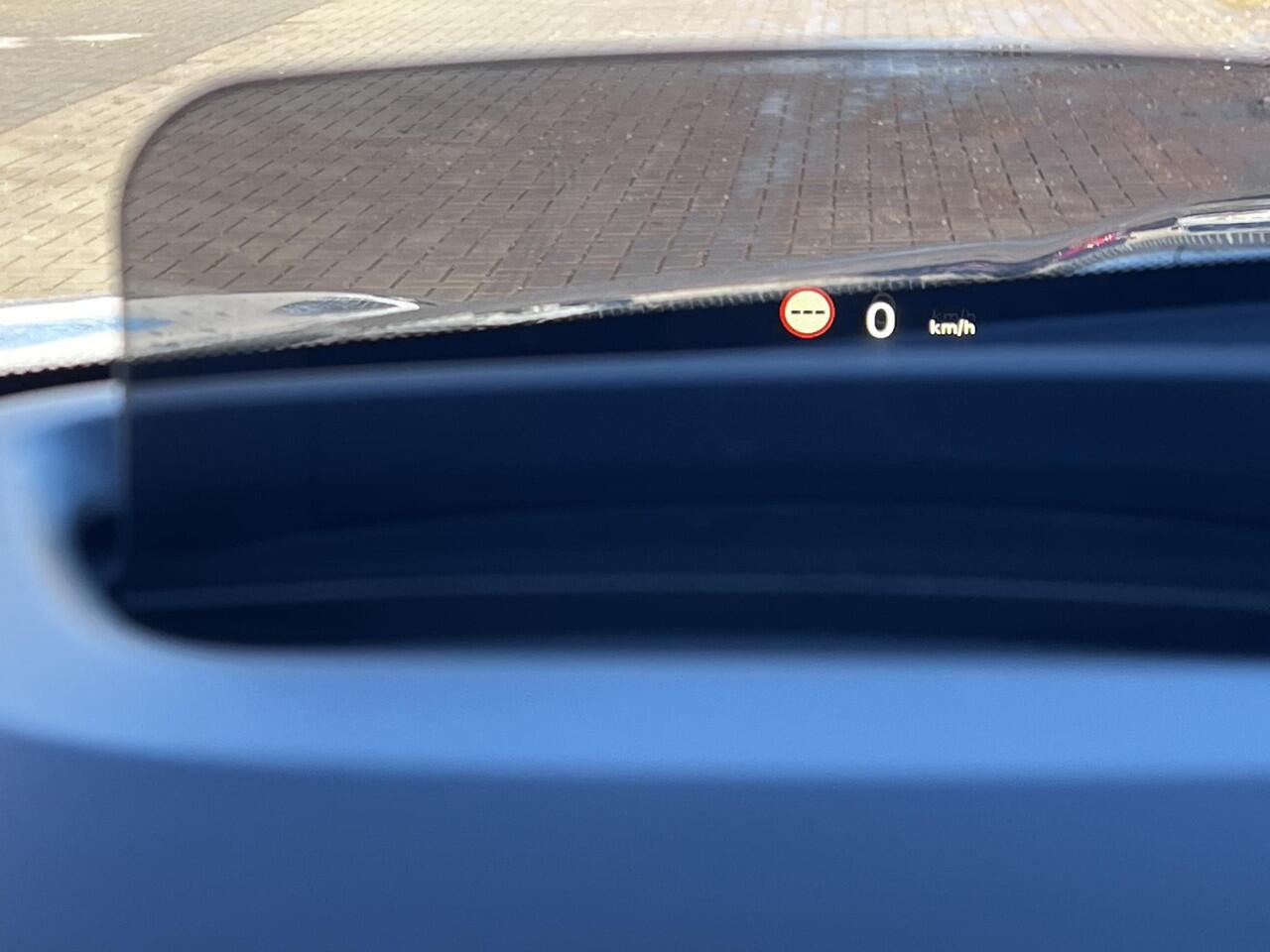 Mini COUNTRYMAN 1.5 Cooper S E ALL4 Untamed Edition PHEV 220 pk / Dealer onderhouden / Leder / Schuifdak / Elektrische stoelen & klep / Harman Kardon / Adaptieve CC / HUD / Achteruitrijcamera / Parkeer assistent / Apple Carplay Android / 18" LM wielen /