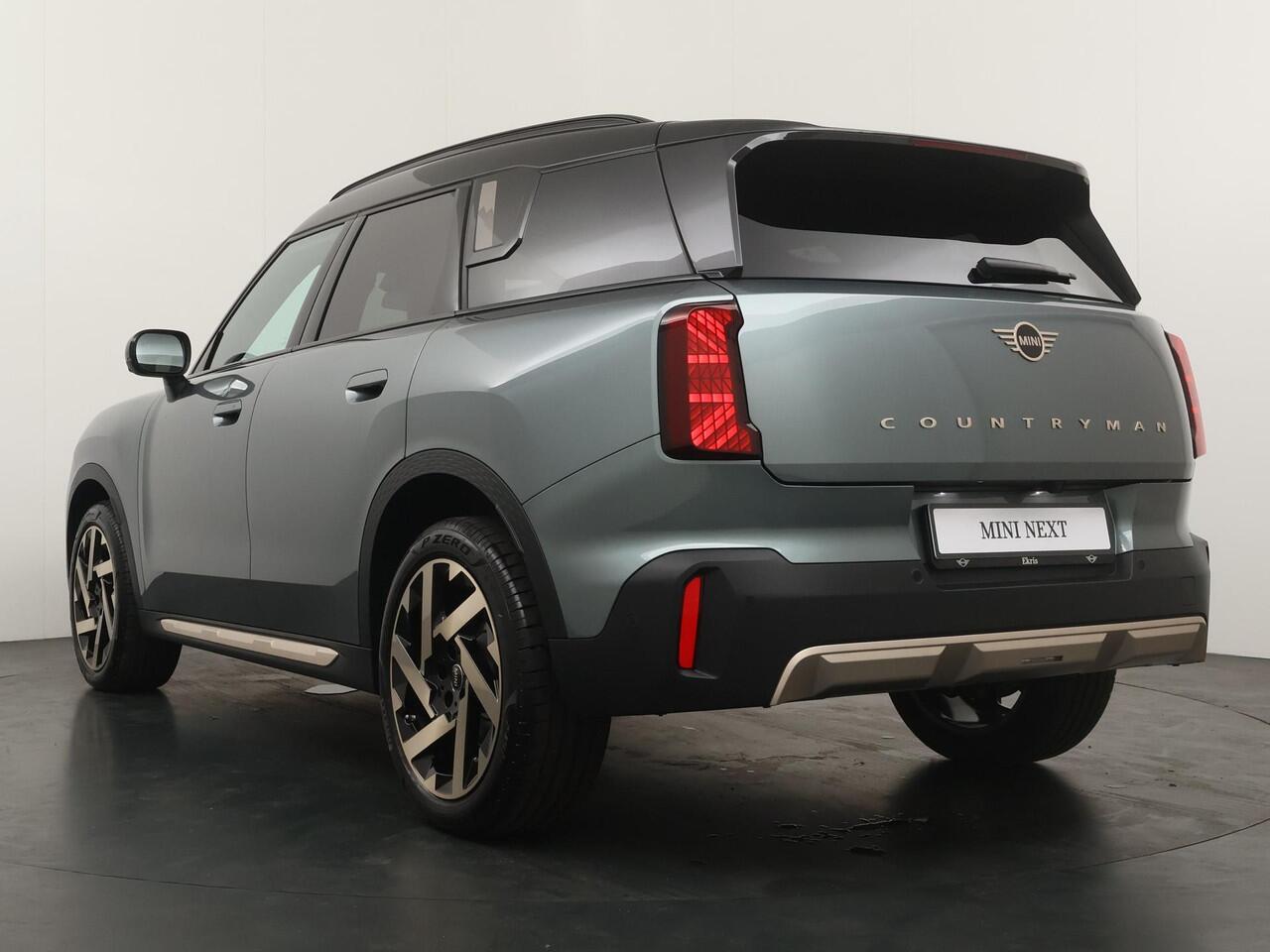 Mini COUNTRYMAN C Favoured XL | Head-Up | Trekhaak | Stoel-stuurverwarming |