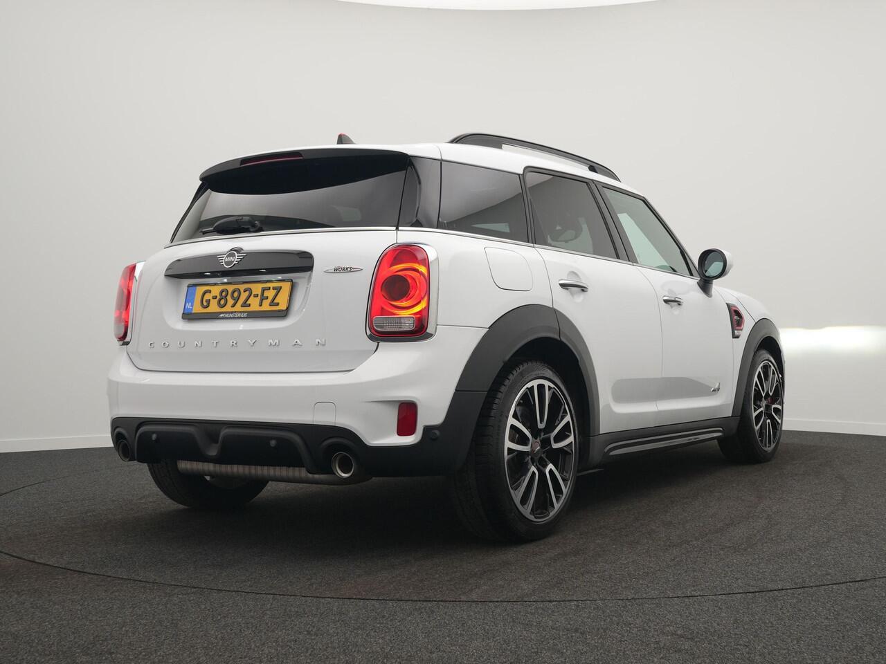 Mini COUNTRYMAN 2.0 John Cooper Works ALL4 Chili - RIJKLAARPRIJS - Automaat - Achteruitrijcamera -Stoelverwarming - 306 PK