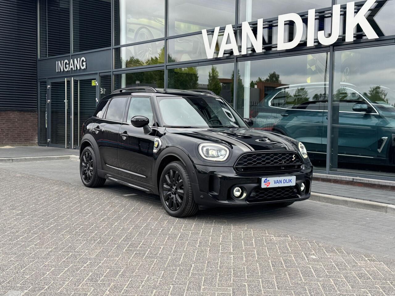 Mini COUNTRYMAN Mini Cooper S E ALL4 Yours Leder pano.dak Elek.Stoelen Ada.Cruis control Head-up Apple Carplay Nav.Plus Camera 18''LM Velgen