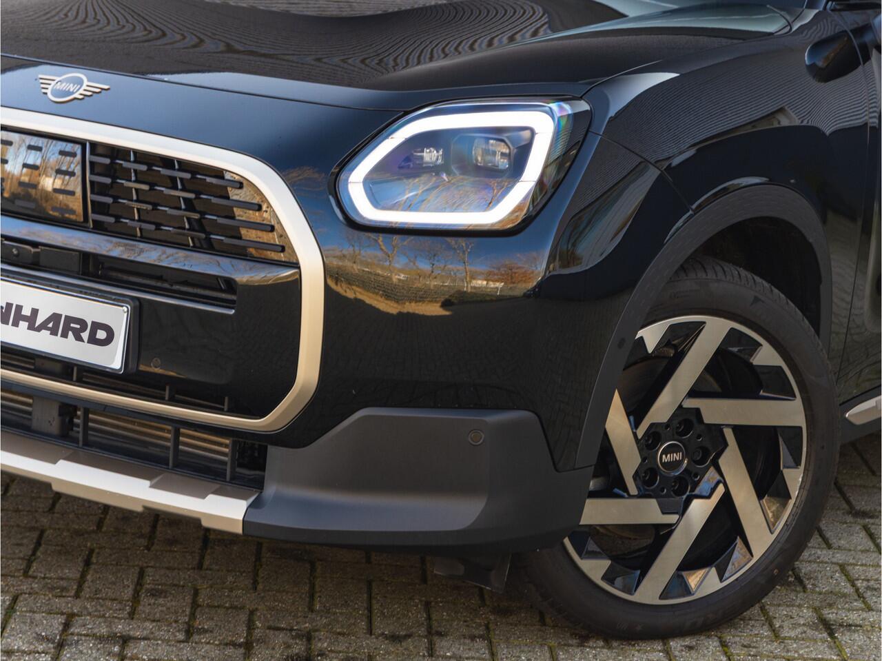 Mini COUNTRYMAN Mini 1.5 C Favoured - XL Pakket - Pano - Trekhaak - Memoryzetel