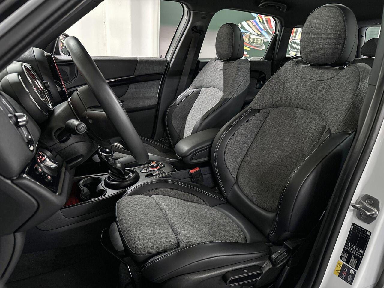 Mini COUNTRYMAN SE All4 | Panoramadak |18"Pin Spoke zwart | Achteruitrijcamera | Parkeersensoren | Apple CarPlay | Selections