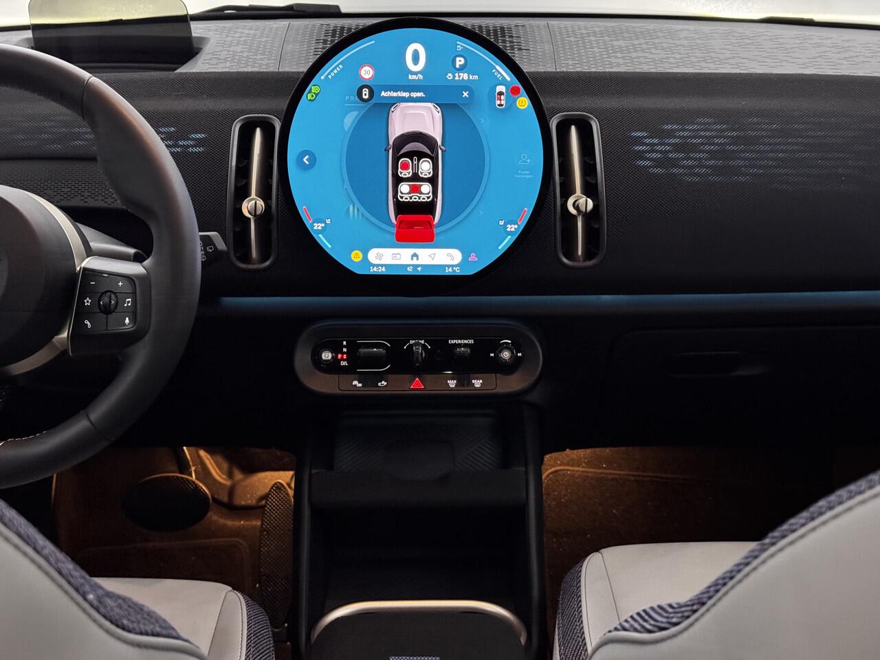 Mini COUNTRYMAN Mini 1.5 C Classic Trim + Package M Pano, Camera, Half leder, Navi, Head-up display, Elektrische achterklep, Winterpakket, Cruise control adaptief, 2 jaar garantie