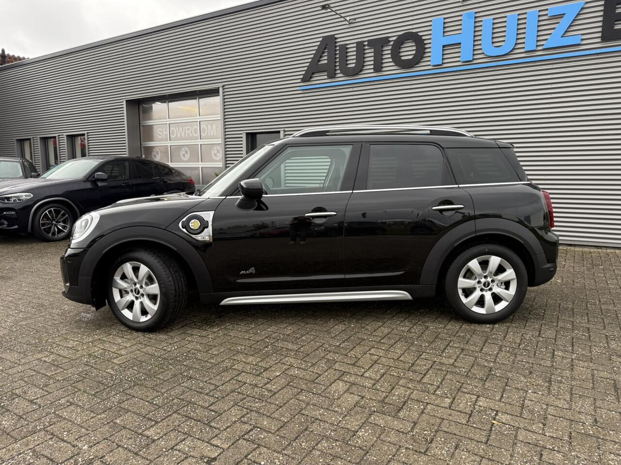 Mini COUNTRYMAN Mini 2.0 Cooper S E ALL4 Classic Leer Cruise Control Navigatie Carplay PDC Stoelverwarming Voorruitverwarming