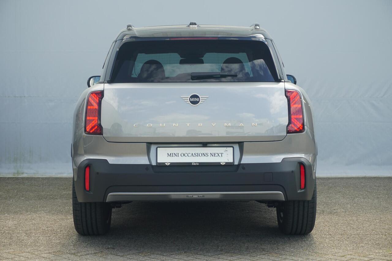 Mini COUNTRYMAN C / Classic Uitvoering / Pakket L / 19'' LM Velgen /