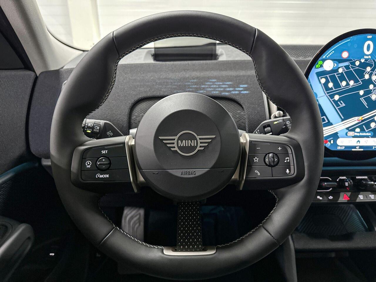 Mini COUNTRYMAN E | Classic Uitvoering | Pakket M | 19" JCW Runway Spoke Jet Black | Selections