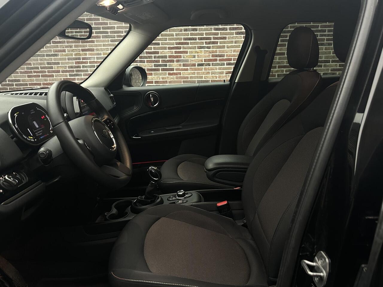 Mini COUNTRYMAN Cooper S E ALL4 Essential Camera Stoelverwarming Automaat