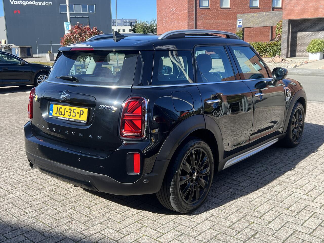 Mini COUNTRYMAN Mini 2.0 Cooper SE ALL4 Navigatie Panoramdak Sportstoelen Leder Stoel + Stuurverwarming Carplay Keyless Clima Camera Plug In Hybride