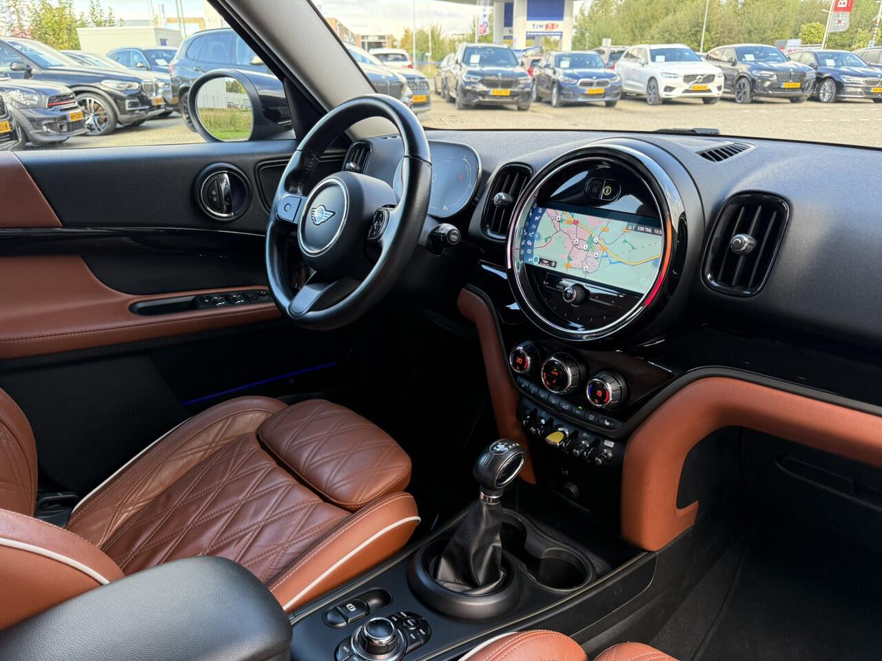 Mini COUNTRYMAN Mini 2.0 Cooper S E ALL4 Classic Leer Cruise Control Navigatie Carplay PDC Stoelverwarming Voorruitverwarming