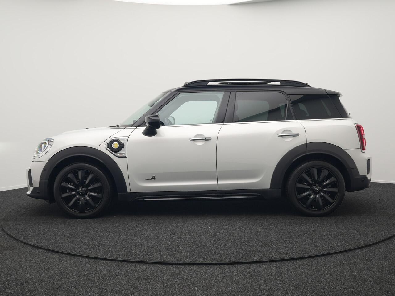 Mini COUNTRYMAN 2.0 Cooper S E ALL4 MINI Yours 225pk Dealer O.H PHEV | Panodak | Head Up | Adaptive Cruise | Lederen Sportstoelen Memory & Verwarmd | Camera | Apple Carplay | Navigatie | Keyless | Virtual | DAB |
