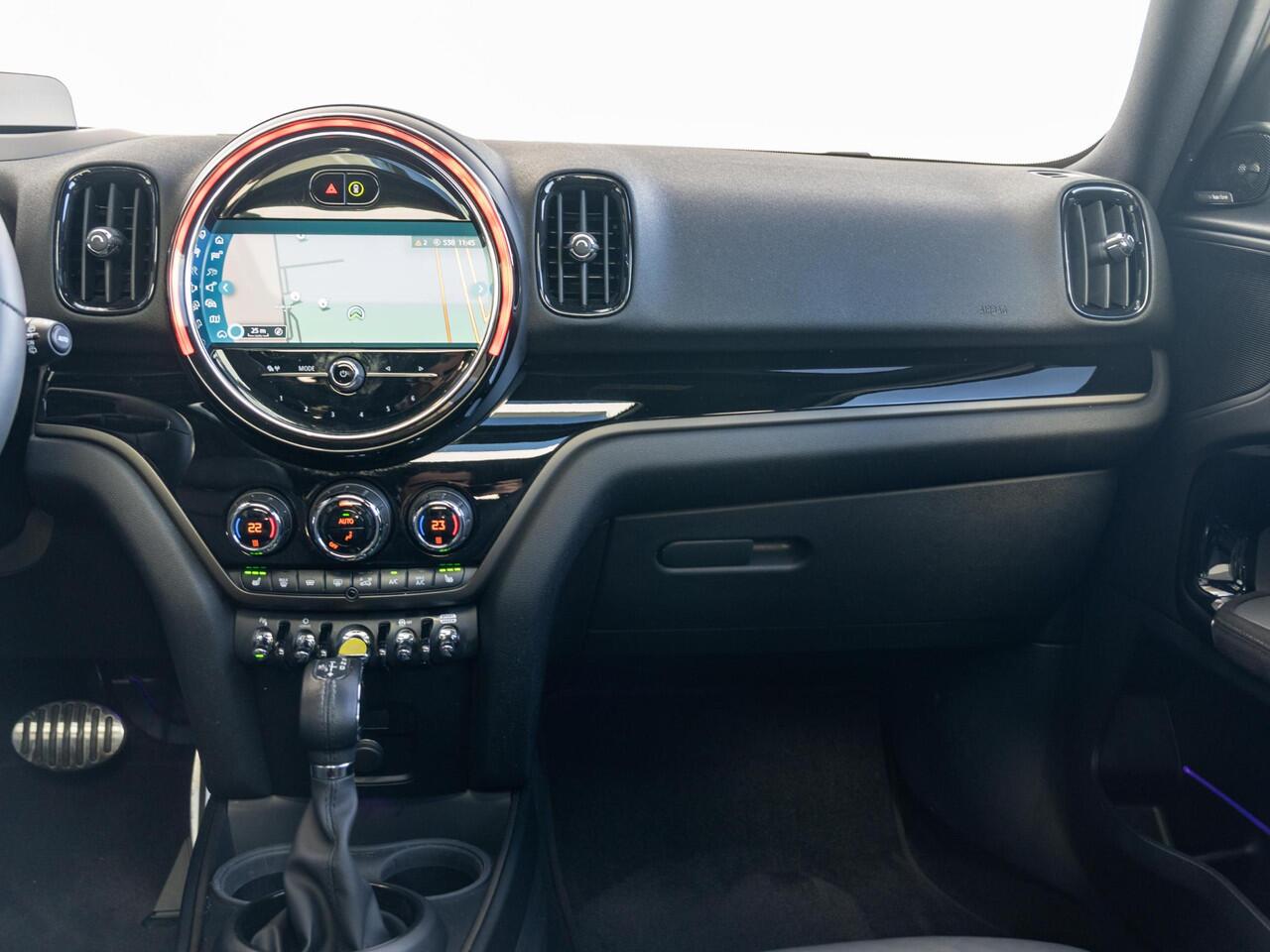 Mini COUNTRYMAN Cooper S E ALL4 John Cooper Works + Glazen panoramadak + Achteruitrijcamera + Comfort Access + Harman-Kardon