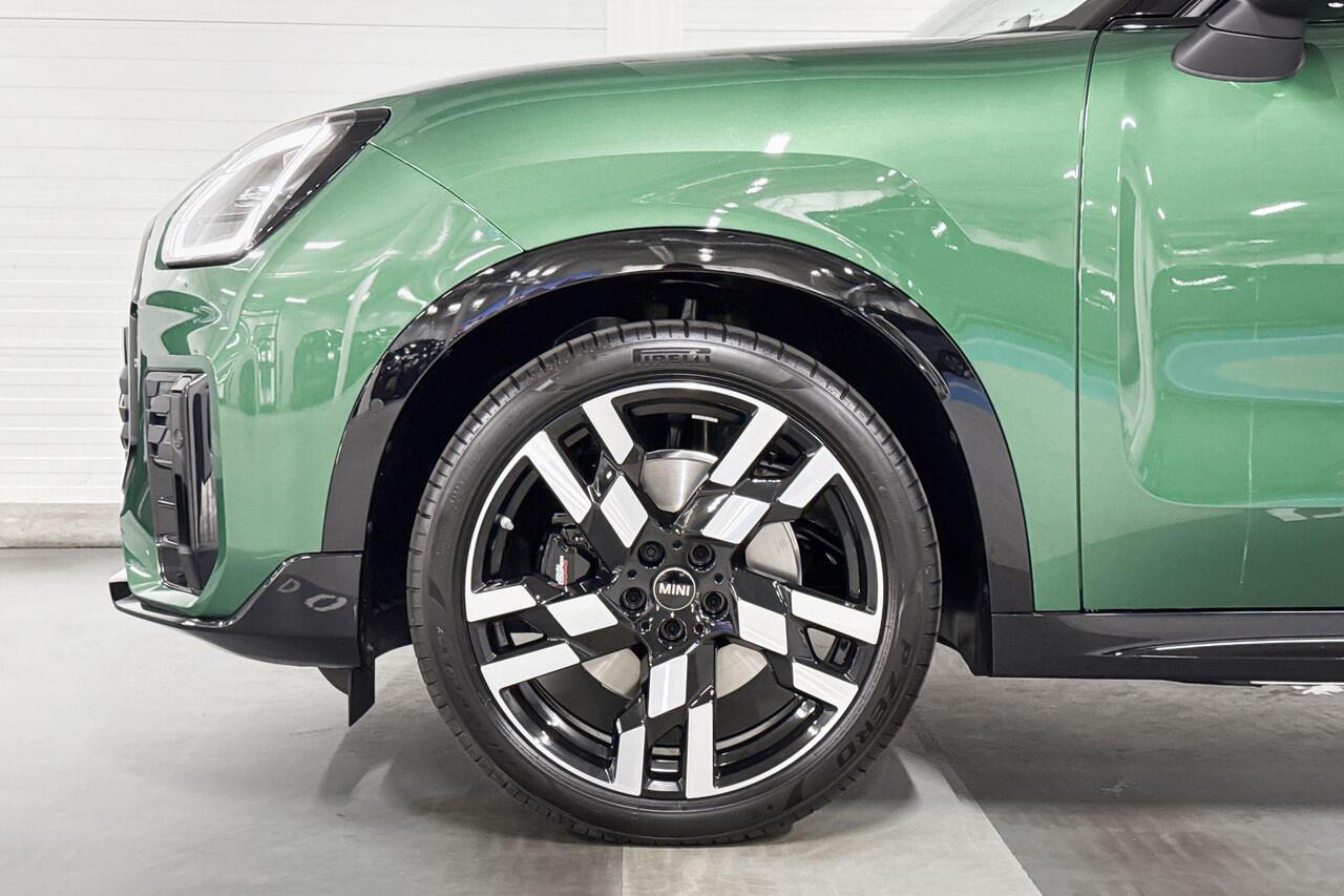 Mini COUNTRYMAN SE ALL4 | John Cooper Works Uitvoering | Pakket XL | 20" JCW Flag Spoke 2-tone