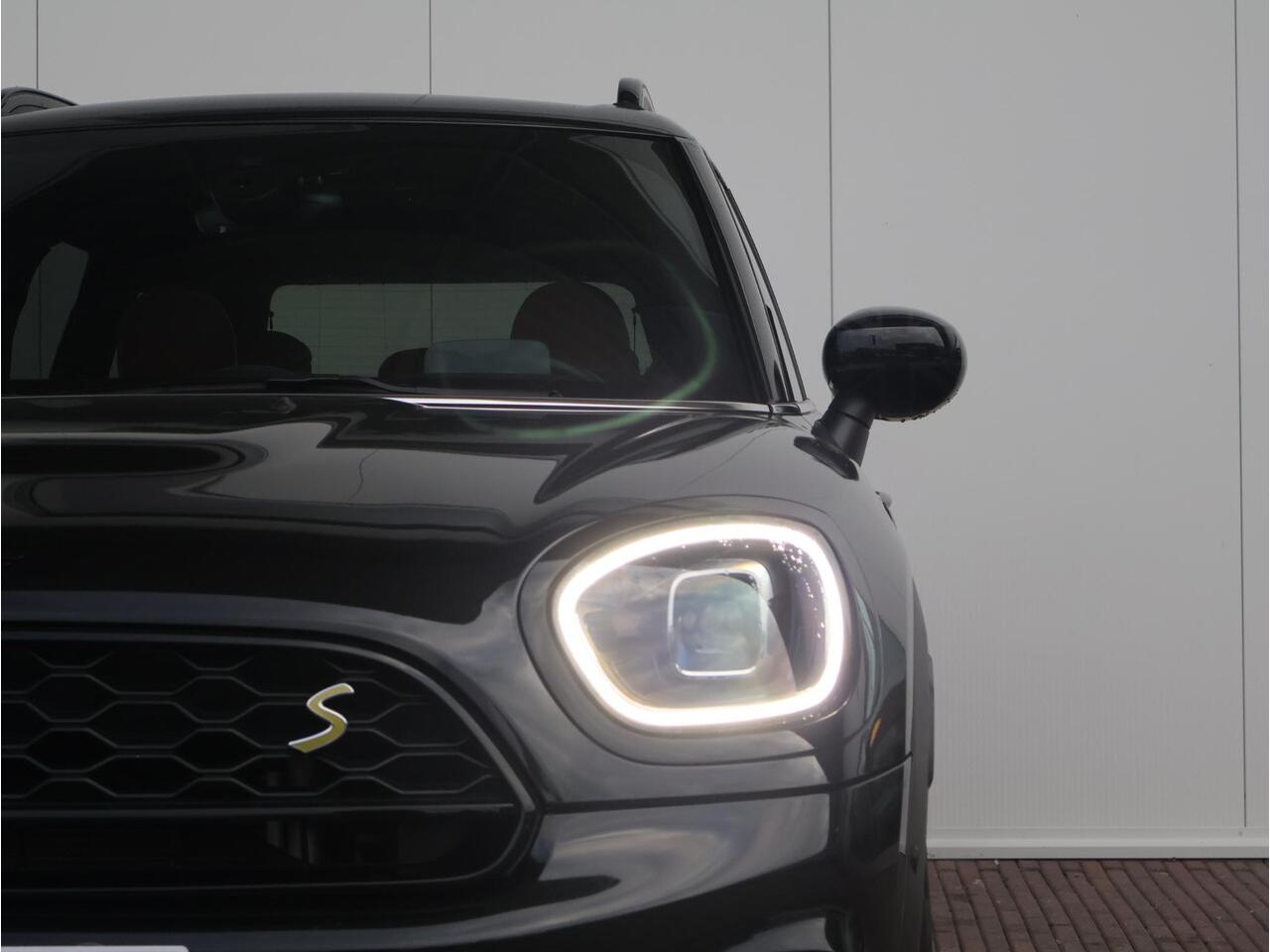 Mini COUNTRYMAN Mini 2.0 Cooper S E ALL4 John Cooper Works Achteruitrijcamera/ Panoramadak/ Comfortstoelen/ Stoelverwarming/ Harman-Kardon/ Head-Up