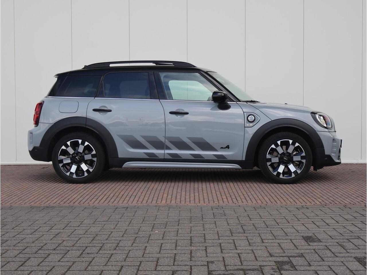 Mini COUNTRYMAN Mini 2.0 Cooper S E ALL4 Untamed Edition Comfort Access/ Achteruitrijcamera/ panoramadak/ Active Cruise Control/ Harman-Kardon/ Stoelverwarming/ Carplay