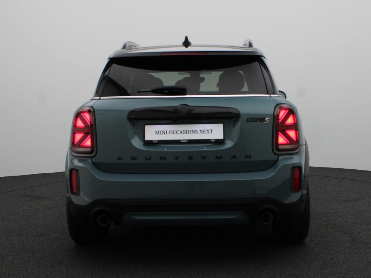 Mini COUNTRYMAN Cooper S Classic + Comfort Plus Pakket + Driving Assistant Pakket + Stuurwielrand Verwarmd + Panoramadak + Sportstoelen + LED + 18''