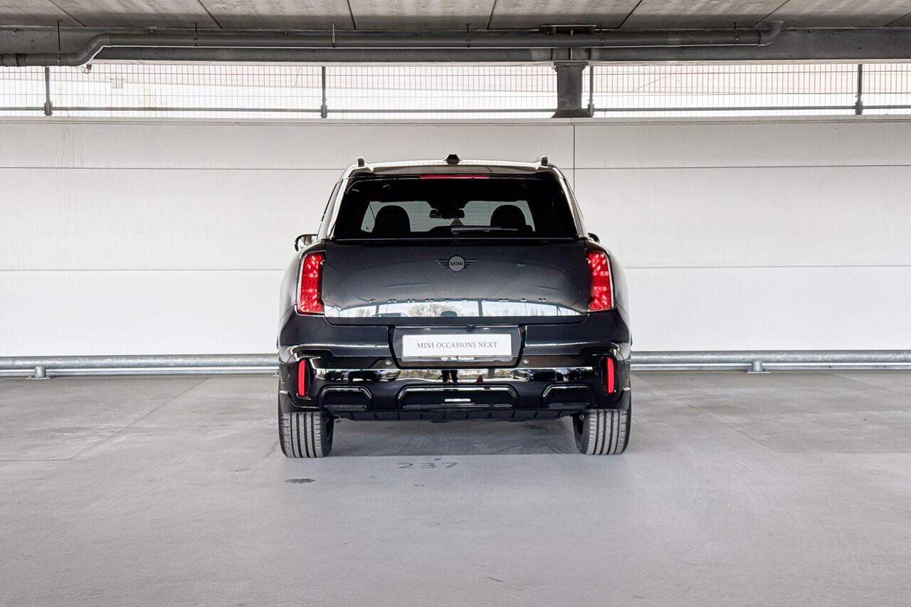 Mini COUNTRYMAN Electric E John Cooper Works M 66.5 kWh | Pakket M | Dak en spiegelkappen in Jetblack