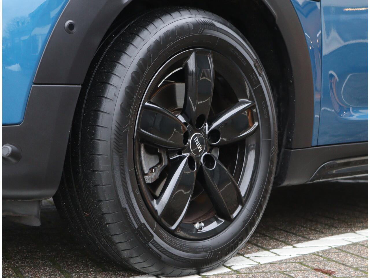 Mini COUNTRYMAN 1.5 Cooper | Camera | Keyless | Stoelverwarming | Navigatie