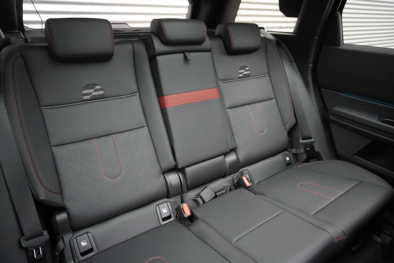 Mini COUNTRYMAN C John Cooper Works Uitvoering | Pakket XL | Glazen panoramadak | Trekhaak met elektrisch wegklapbare kogel | Driving Assistant Professional