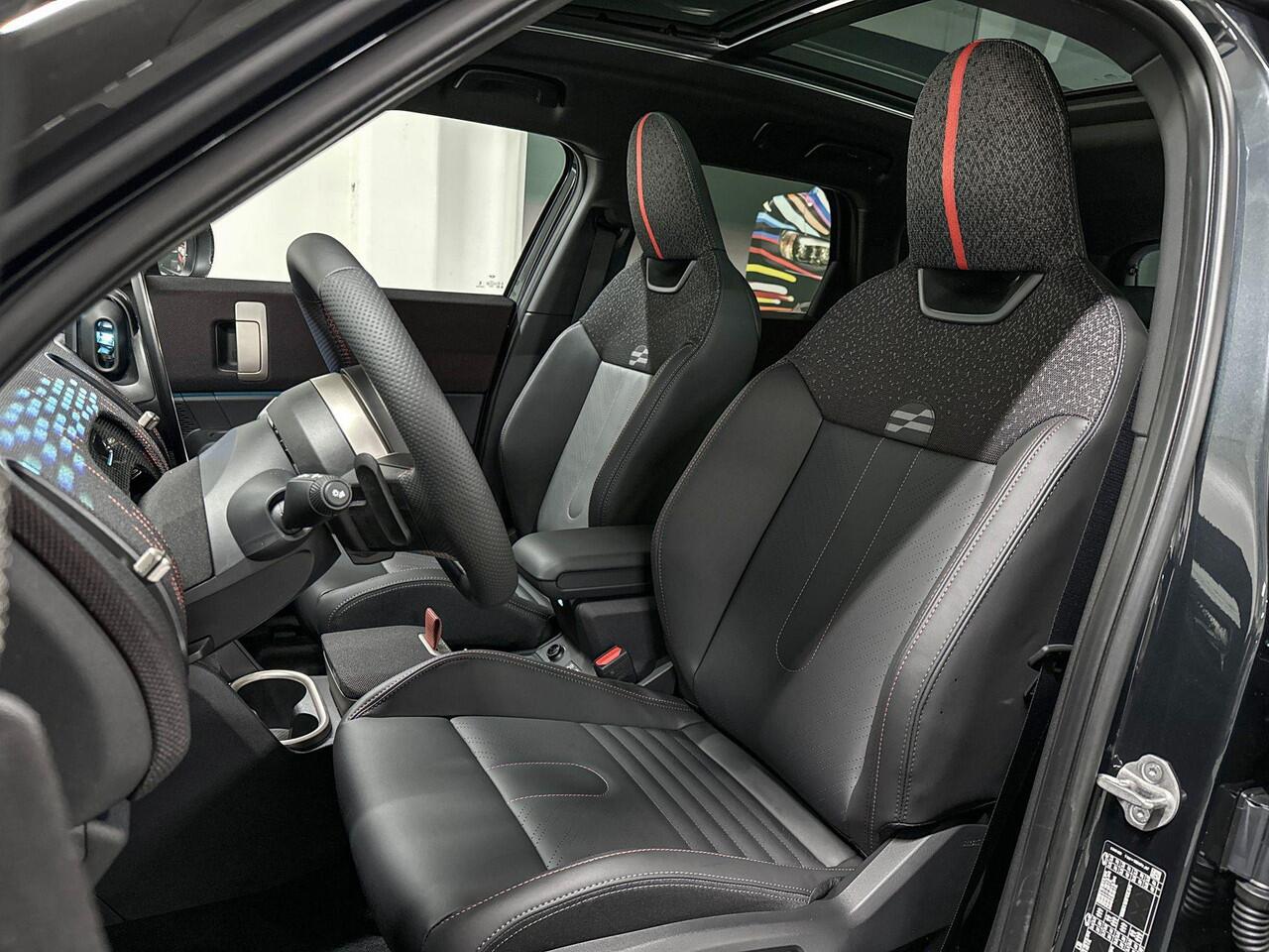 Mini COUNTRYMAN SE All4 | John Cooper Works Uitvoering | Pakket XL | 19"JCW Runway Spoke Jet Black | Selections