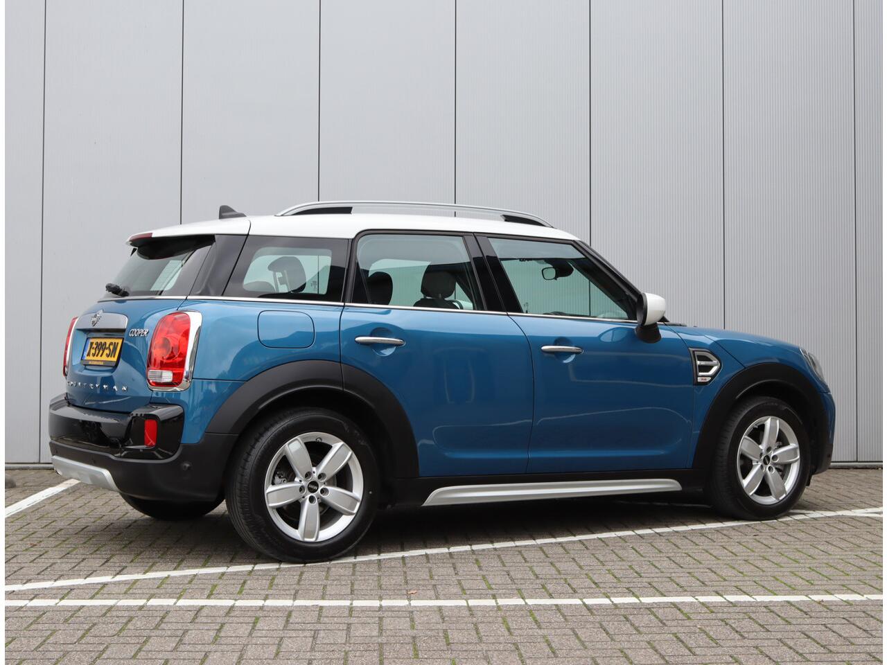 Mini COUNTRYMAN 1.5 Cooper | Navigatie | Harman/Kardon | Stoelverwarming | 17"