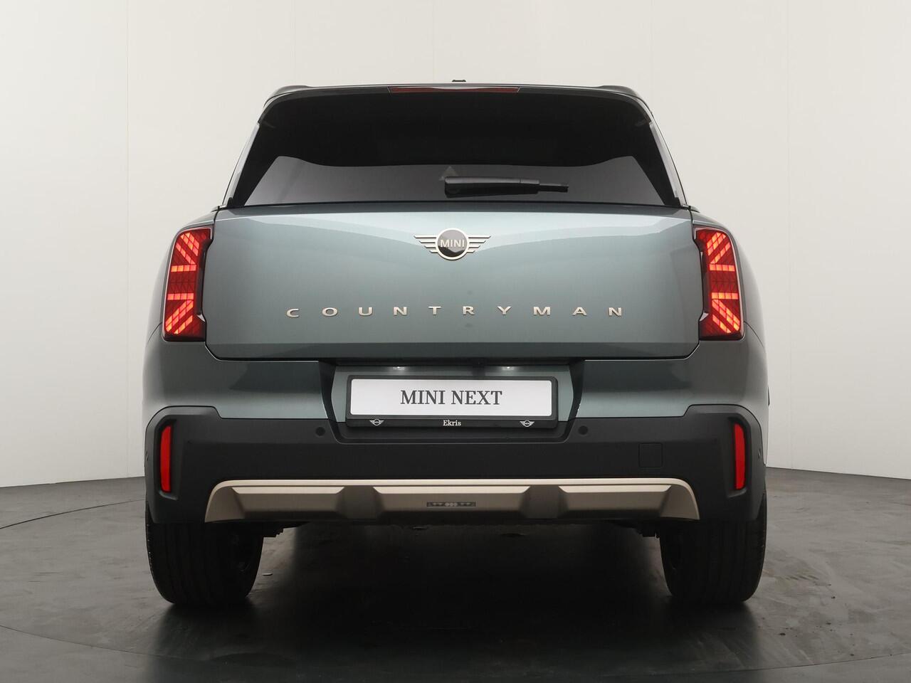 Mini COUNTRYMAN C Favoured XL | Head-Up | Trekhaak | Stoel-stuurverwarming |