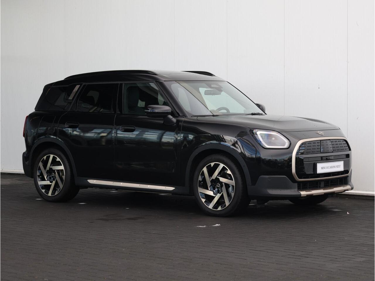 Mini COUNTRYMAN Mini E John Cooper Works L 66.5 kWh Stuurwiel verwarmd/ Comfort Access/ Panoramadak/ Driving Assistant Plus/ Harman-Kardon/ Head-Up/ Stoelverwarming