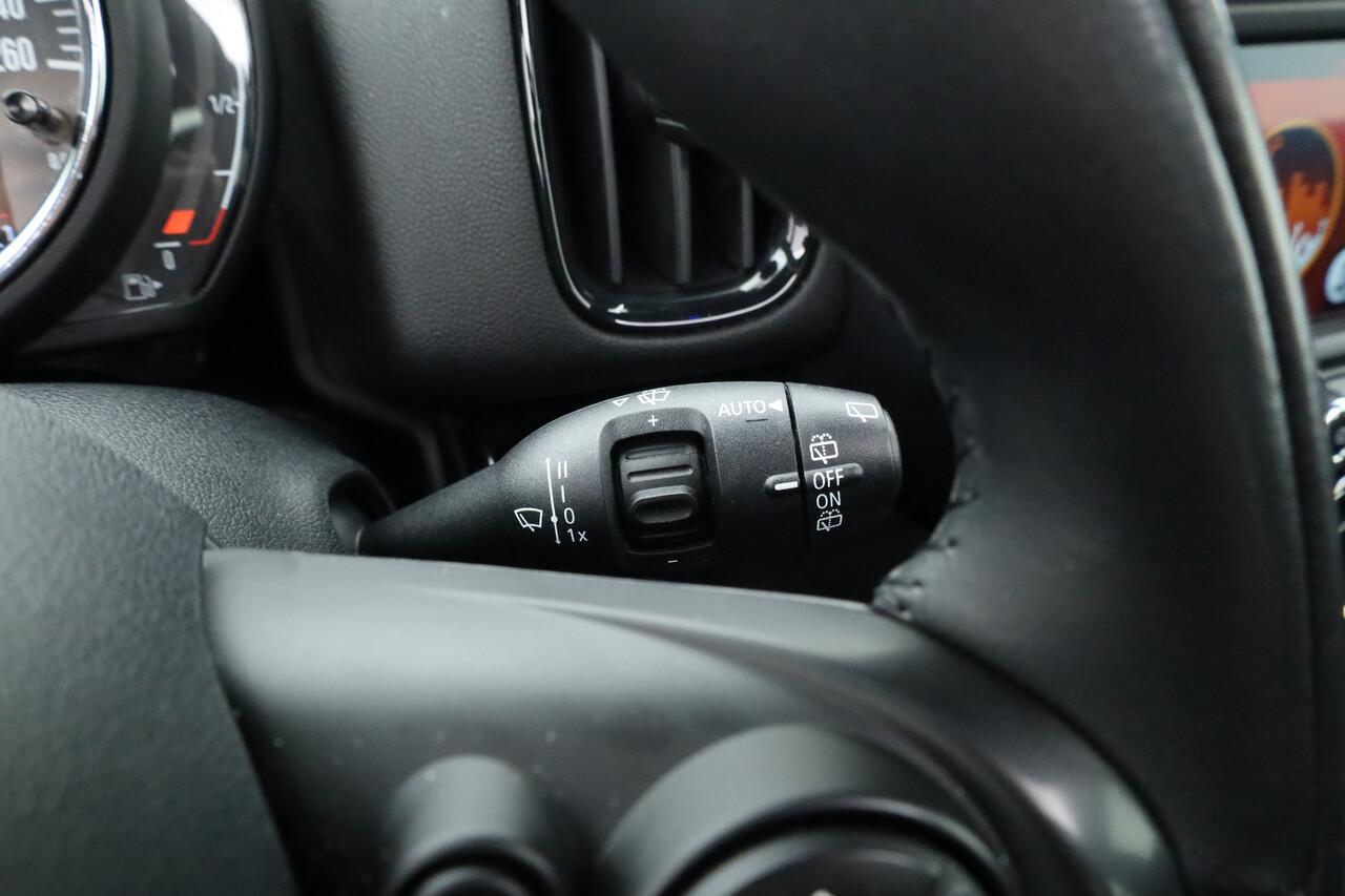 Mini COUNTRYMAN Mini 1.5 Cooper Business Edition | Pano | Trekhaak | Navi | 18'' | ACC | Camera