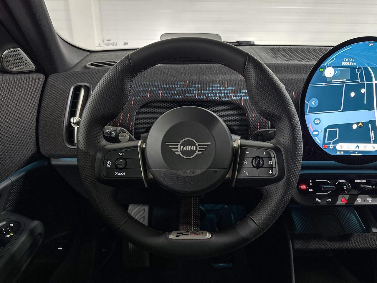 Mini COUNTRYMAN SE ALL4 | John Cooper Works Uitvoering | Pakket XL | 20" JCW Flag Spoke 2-tone