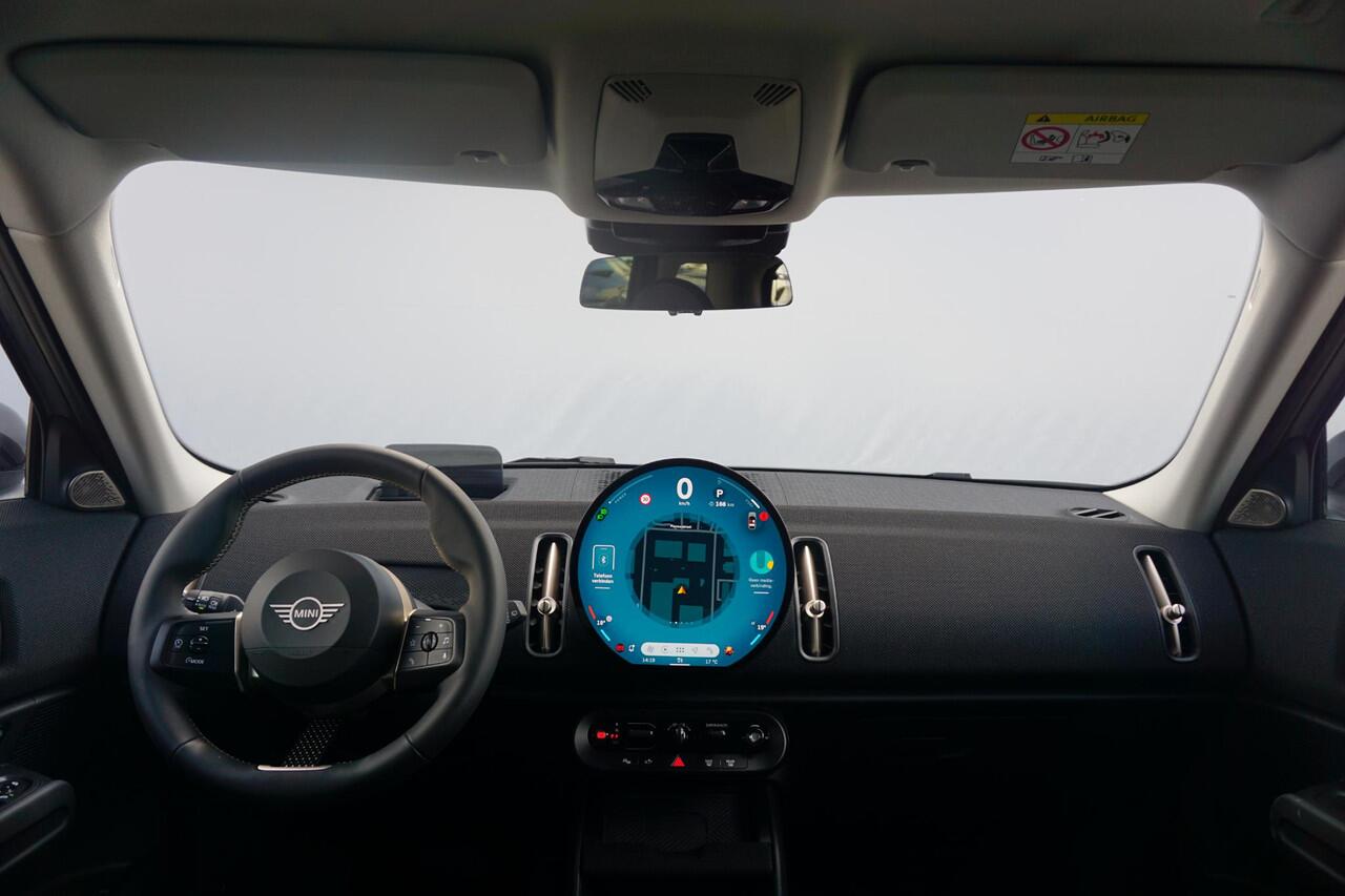 Mini COUNTRYMAN C / Classic Uitvoering / Pakket L / 19'' LM Velgen /