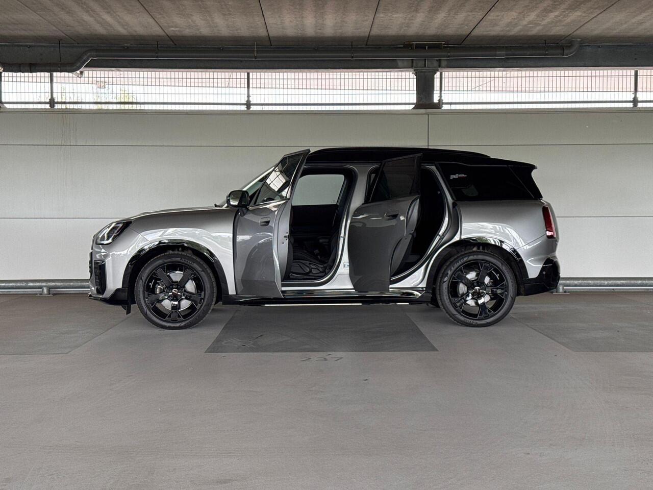 Mini COUNTRYMAN E John Cooper Works L | Selections