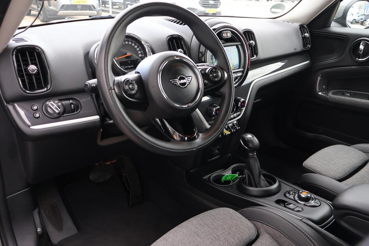 Mini COUNTRYMAN Mini 2.0 Cooper S E ALL4 Salt 1e Eigenaar | NAP | Dealer Onderh | BTW | 225PK | 2 Kabels | Keyless | Carplay | PDC | LED | Cruise | Start/Stop | Hill-Hold