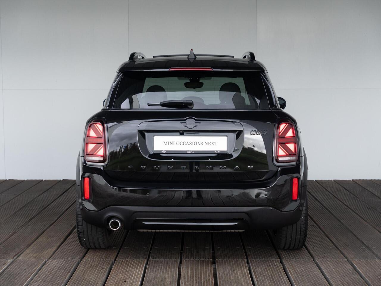 Mini COUNTRYMAN Cooper Aut. Chili + Serious Business + Chester leder + Glazen Panoramadak