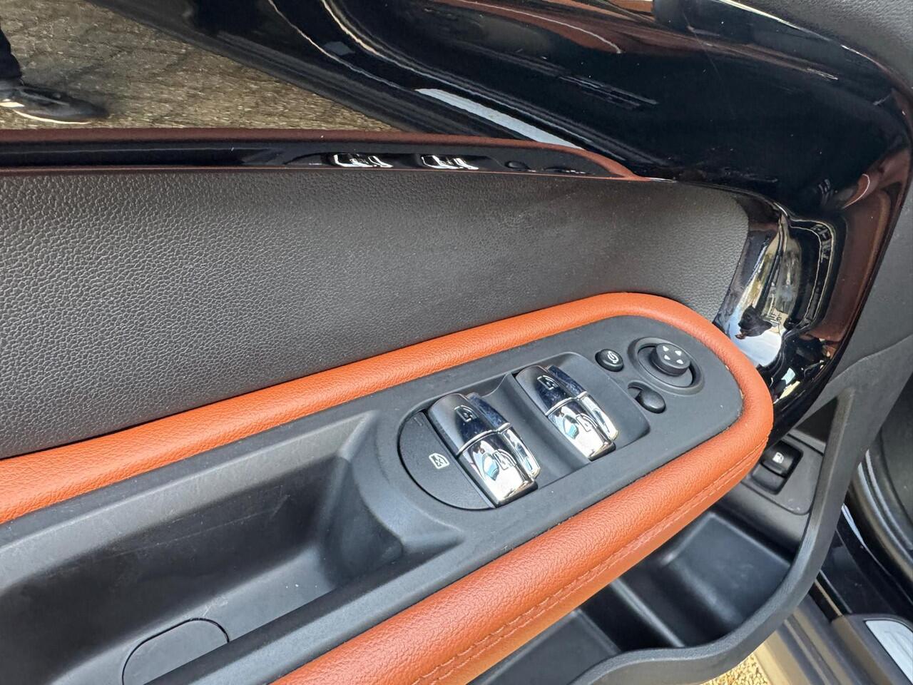 Mini COUNTRYMAN 2.0 Cooper SE ALL4 HARMAN/KARDON PANORAMADAK HEAD-UP ELECTR STOEL en MEMO, Vol Opties Neem contact op en we maken een afspraak!