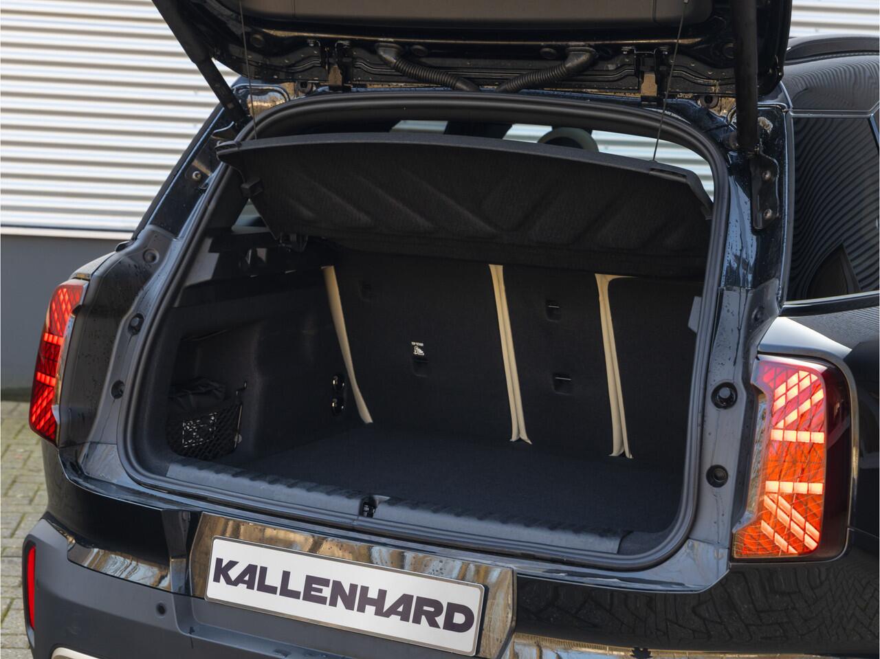 Mini COUNTRYMAN Mini 1.5 C Favoured - XL Pakket - Pano - Trekhaak - Memoryzetel