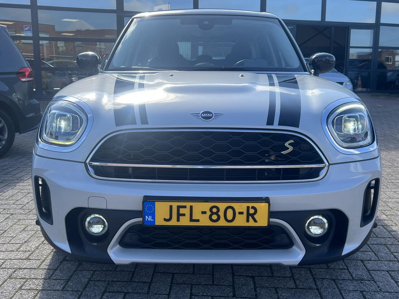 Mini COUNTRYMAN Mini 2.0 Cooper SE ALL4 Navi Prof Panoramadak Elek Sportstoelen Leer Keyless Carplay Stoelverwarming Harman Kardon ACC Camera Head-UP Adaptieve Led 18 Inch Plug In Hybride