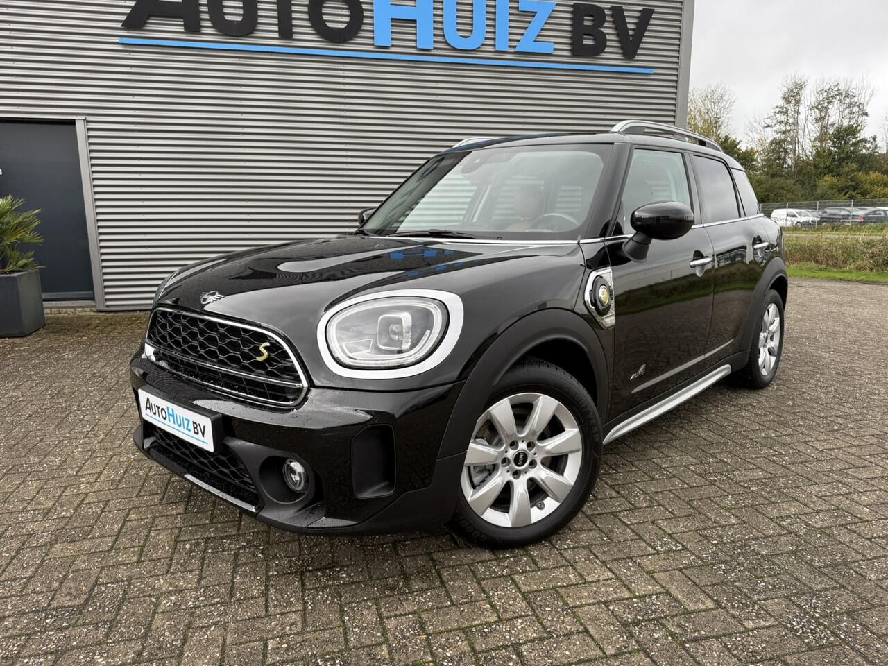 Mini COUNTRYMAN Mini 2.0 Cooper S E ALL4 Classic Leer Cruise Control Navigatie Carplay PDC Stoelverwarming Voorruitverwarming