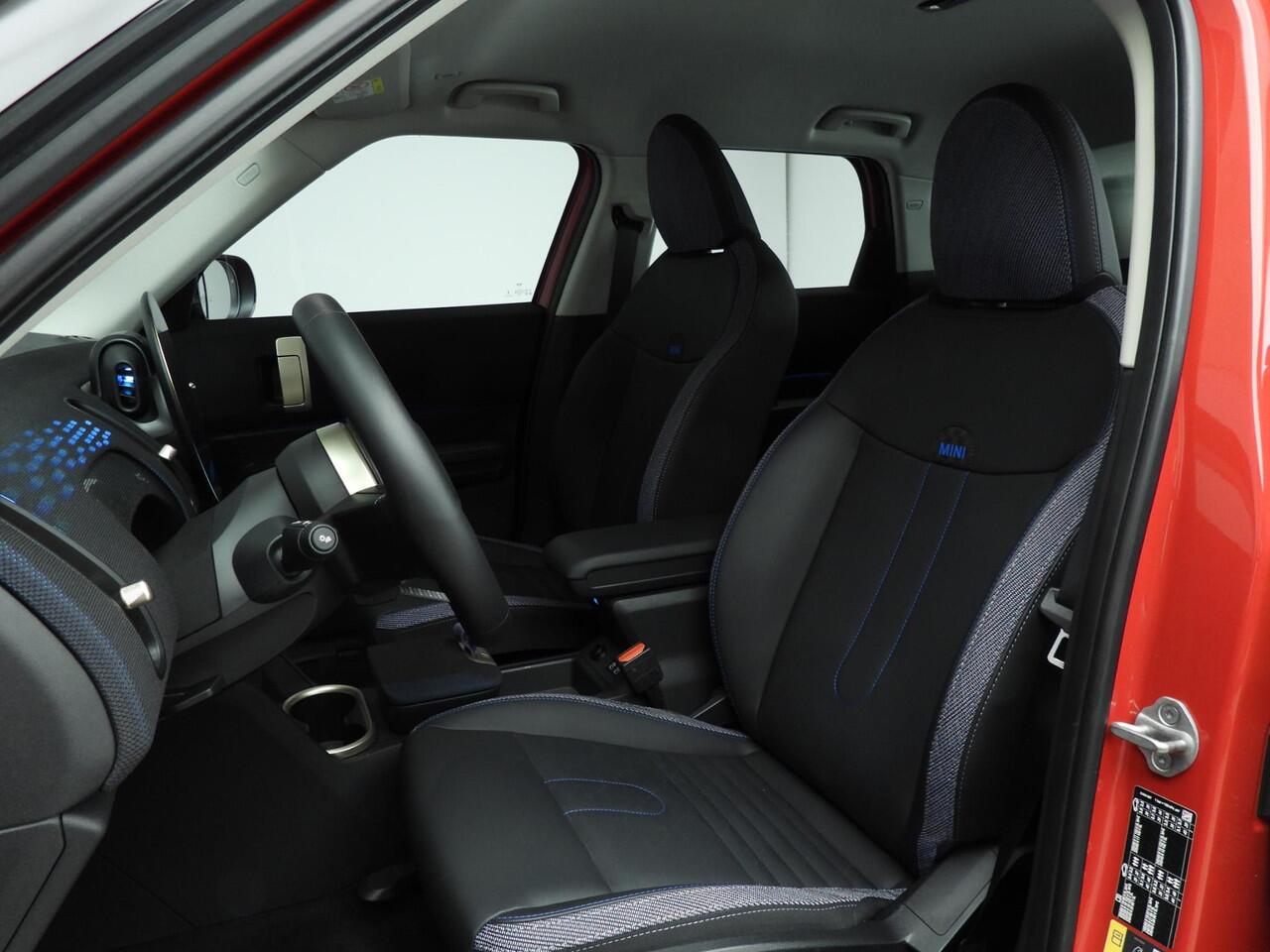 Mini COUNTRYMAN E Classic / Driving assist / LED / Park assist / Stoelverwarming / Alu wielen 18 inch