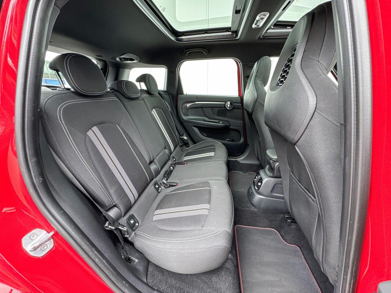 Mini COUNTRYMAN Cooper S Glazen panoramadak / JCW Pakket / 19'' / LED-koplampen met uitgebreide functies / Klasse 3 Alarm / Navigatie / Selections