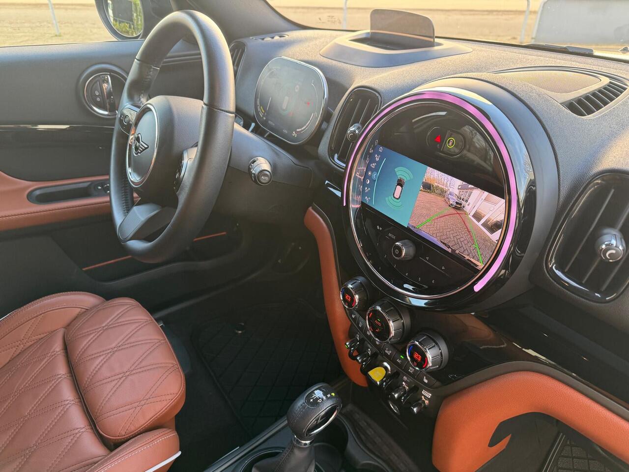 Mini COUNTRYMAN 2.0 Cooper SE ALL4 HARMAN/KARDON PANORAMADAK HEAD-UP ELECTR STOEL en MEMO, Vol Opties Neem contact op en we maken een afspraak!